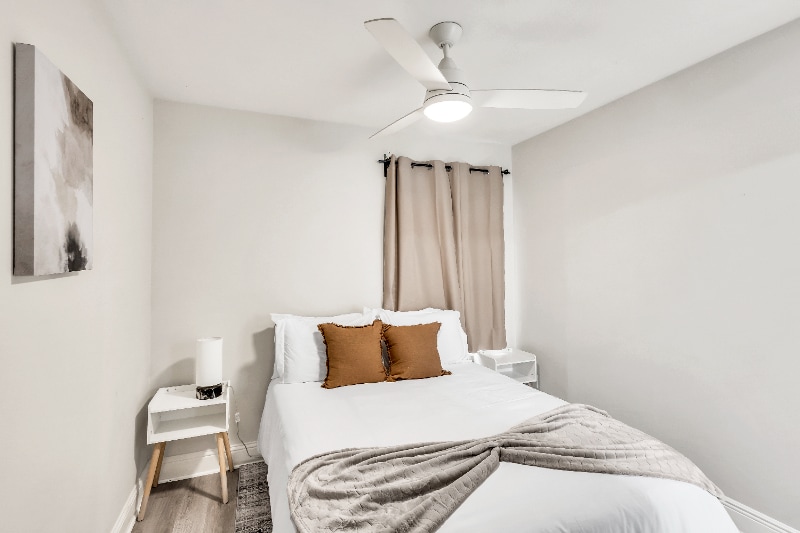 Building Photo - 4603 Lennox Dr