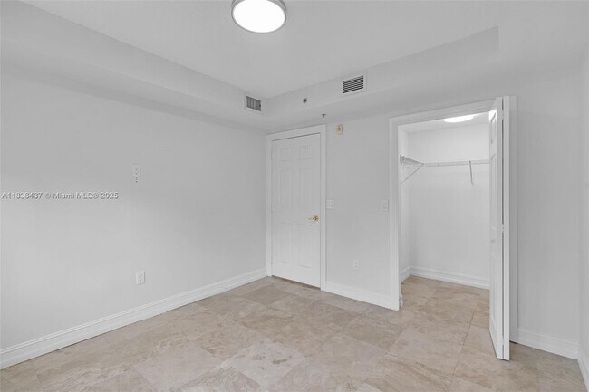 Building Photo - 101 Sidonia Ave