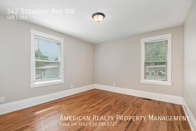 Building Photo - 342 Straight Ave NW