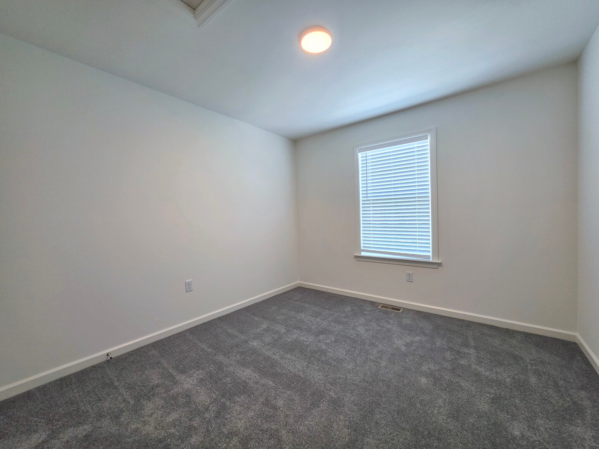 Building Photo - 2449 Spring Water Cir