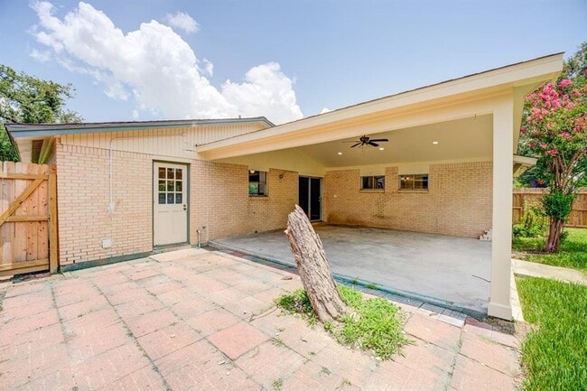 Building Photo - 8623 Norton Dr