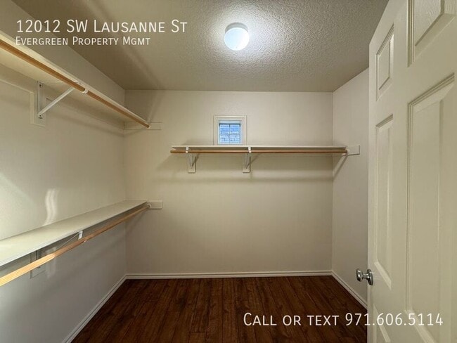 Building Photo - 12012 SW Lausanne St