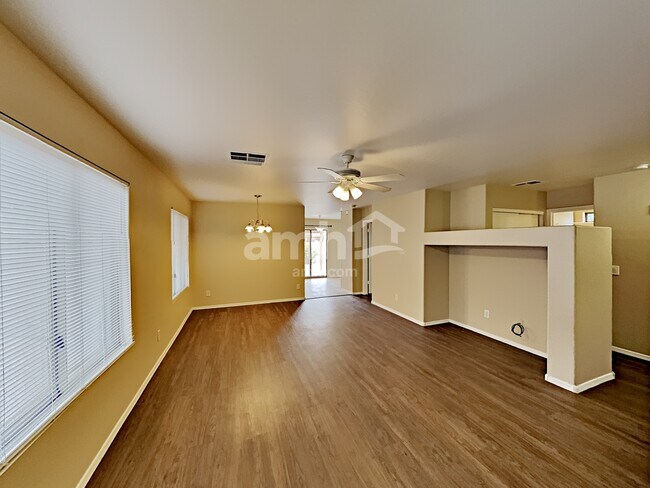 Building Photo - 16603 W Paradise Lane