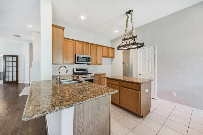 Building Photo - 13203 Yaupon Holly Ln