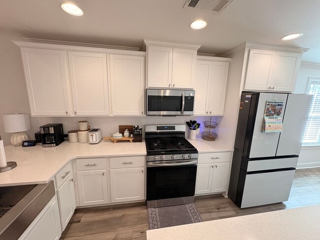 Building Photo - Available March!