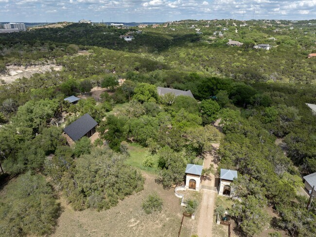 Building Photo - 907 Crystal Creek Dr