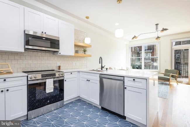 Building Photo - 3116 Clifford St