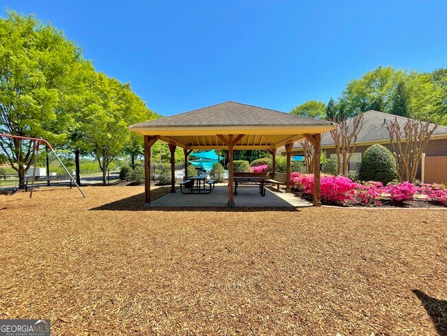 Building Photo - 155 Colonial Ct