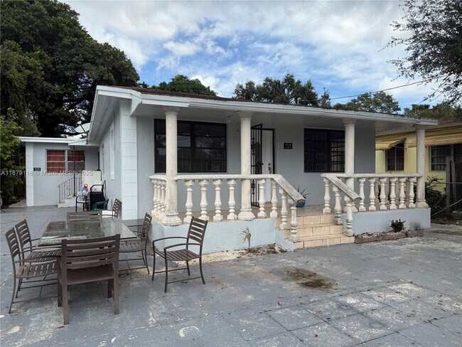 Building Photo - 1511 NW 45th St