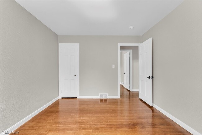 Building Photo - 21106 Gardenview Dr