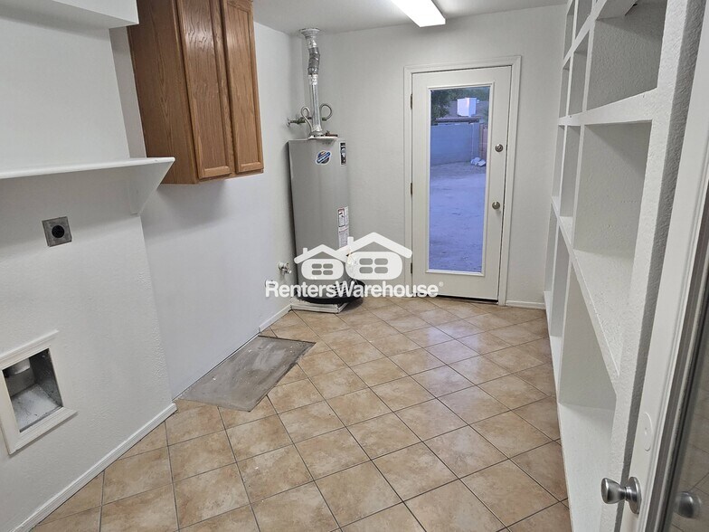 Building Photo - 3814 W El Caminito Dr