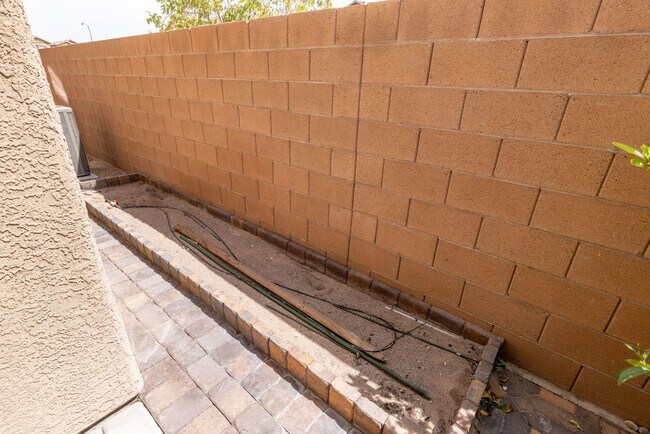 Building Photo - Beautiful West Vegas Home With Next Gen Suite