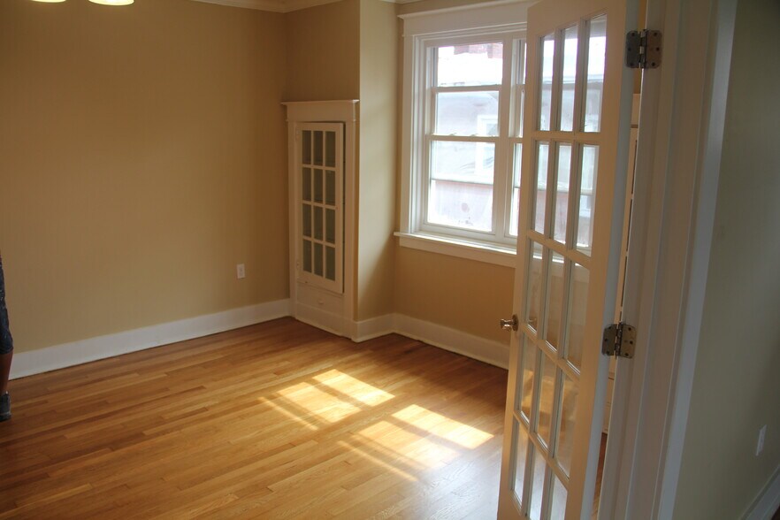 Building Photo - 5608 Beacon St