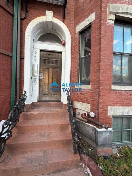 Building Photo - 243 Northampton St