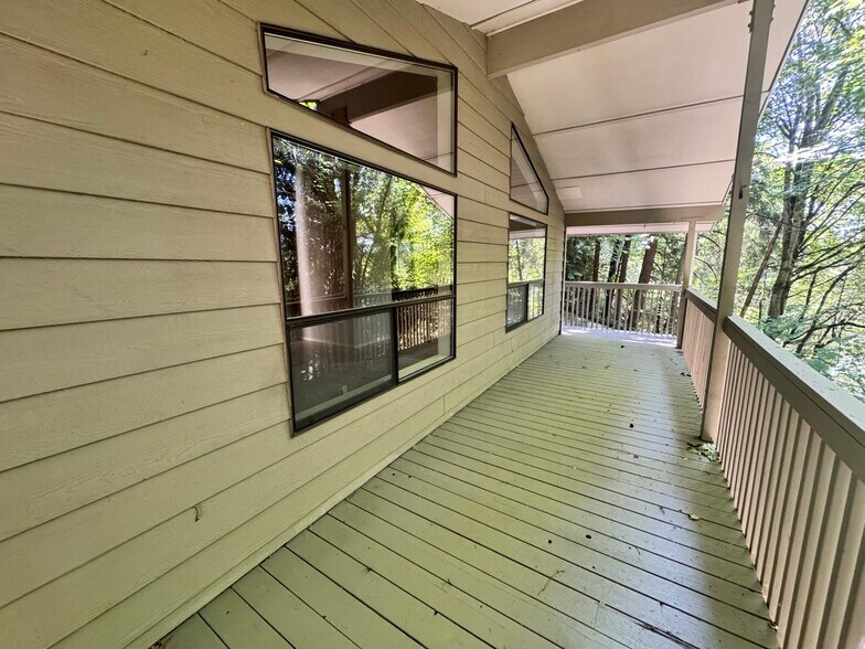 Building Photo - 21440 NE Union Hill Rd