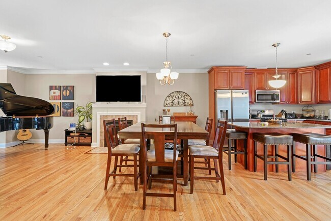 Building Photo - 3864 Wehrman Ave