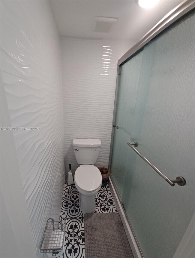 Building Photo - 9900 S Ocean Dr