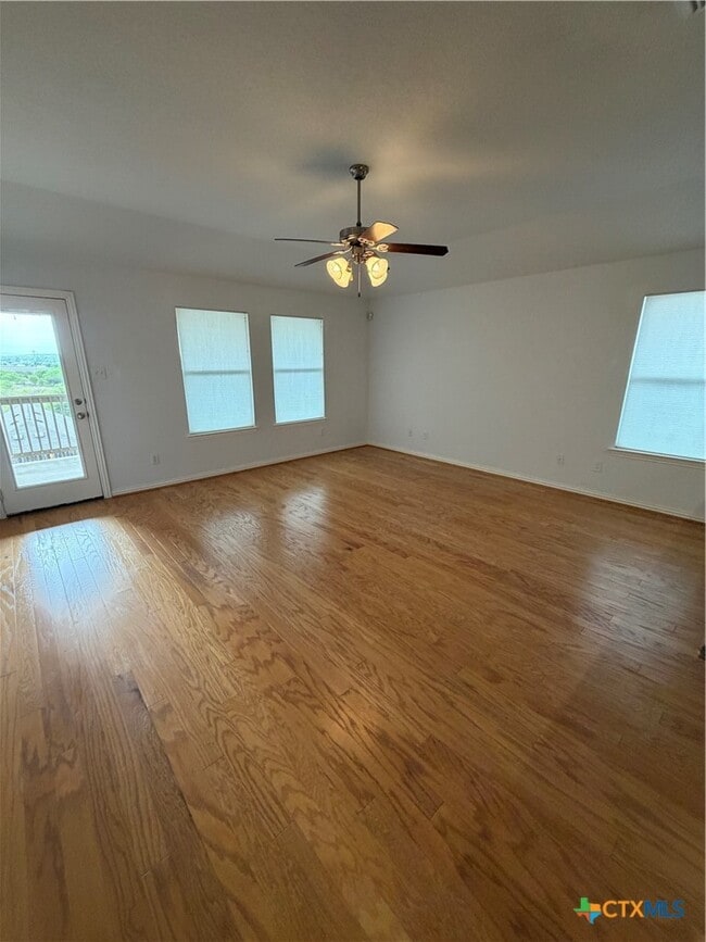 Building Photo - 375 Primrose Way