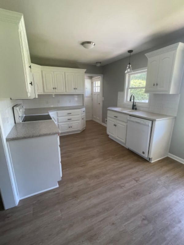 Building Photo - 106 W 8th St