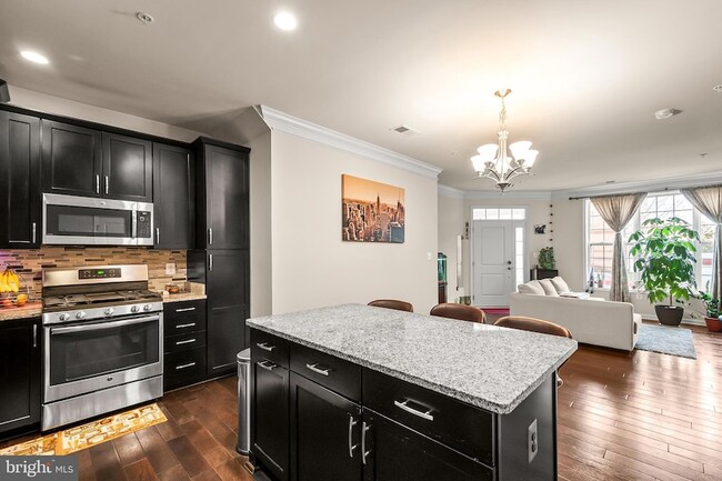 Building Photo - 43151 Wealdstone Terrace