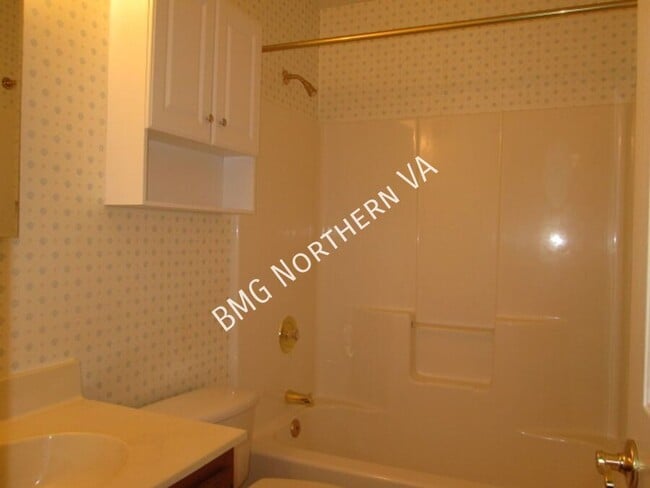 Building Photo - 21108 Twinridge Square