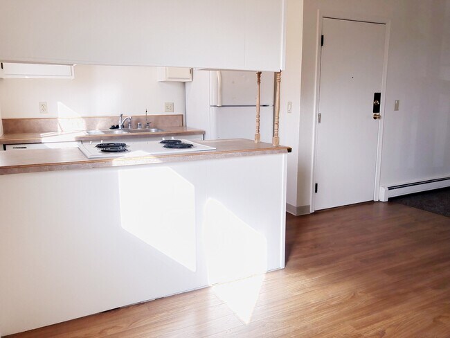 Building Photo - 1103 Broaddus St