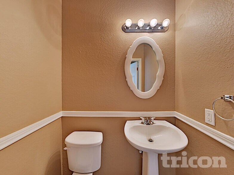 Building Photo - 2545 Sir Barton Bay Dr