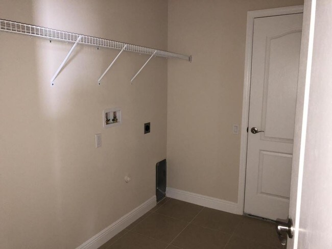 Building Photo - 14945 Potterton Cir