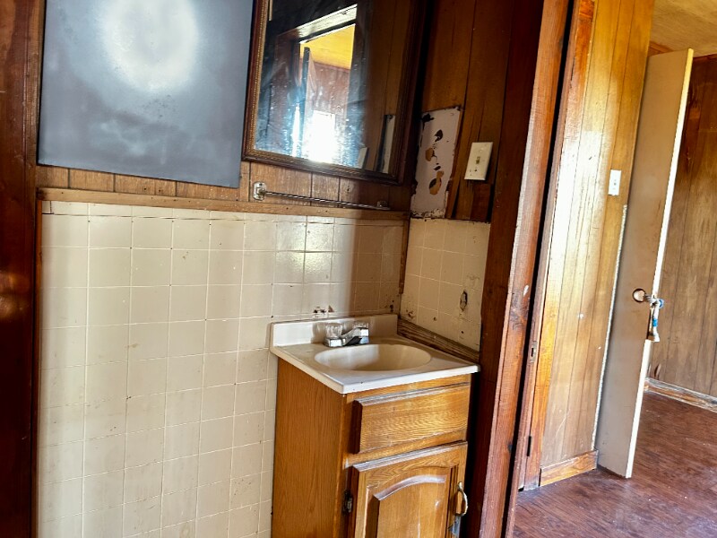 Building Photo - 308 S 1st St