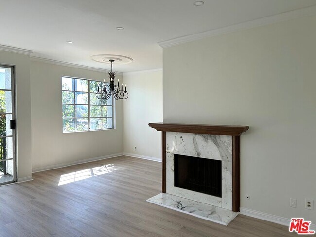 Building Photo - 1375 Kelton Ave