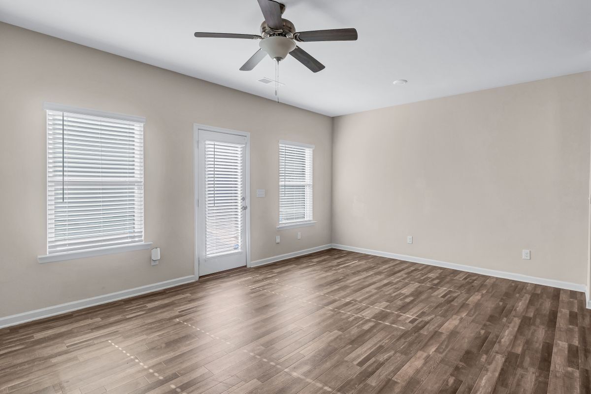 Building Photo - 585 McWilliams Rd SE