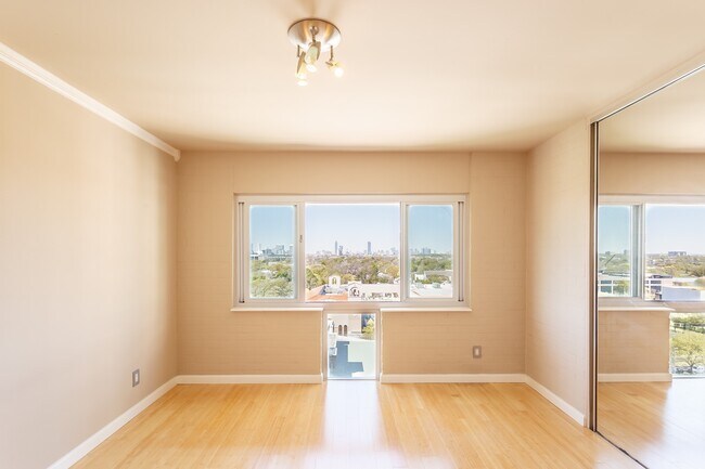 Building Photo - 3614 Montrose Blvd