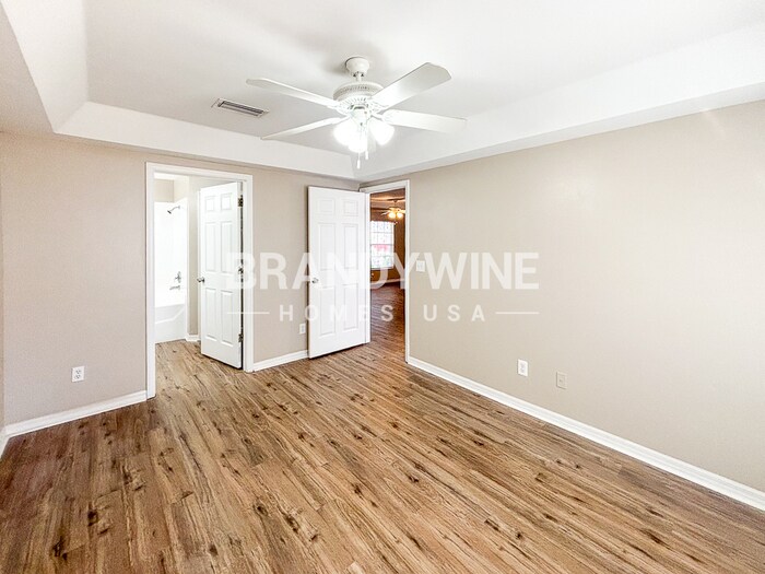 Building Photo - 323 Summer Sails Dr