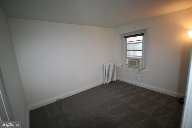 Building Photo - 215 W Lancaster Ave