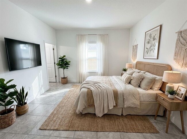 Building Photo - 6142 SW 154th Place Rd