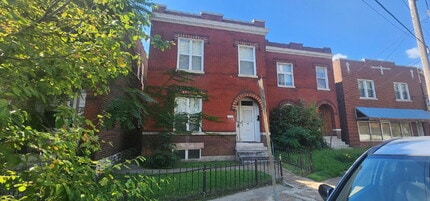 Building Photo - Charming 2-Bedroom Apartment in South St. Louis – Available Now!