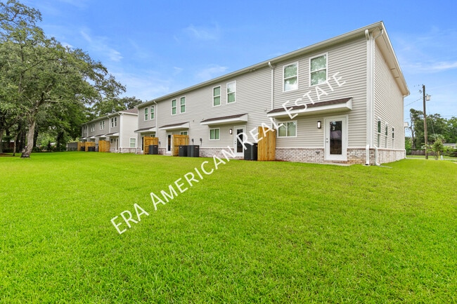Building Photo - 400 Walters Cir