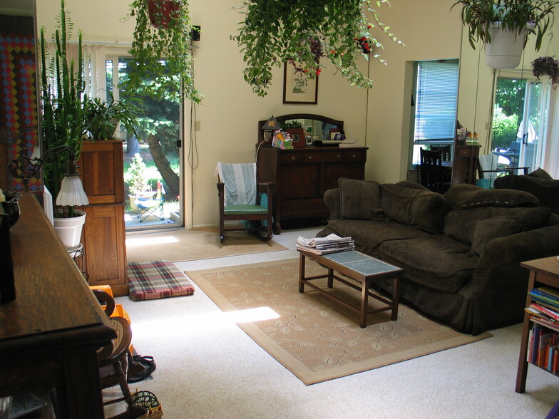 Living Room - 7 Wyndmoor Dr