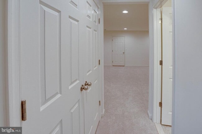 Building Photo - 25636 Pleasant Valley Rd