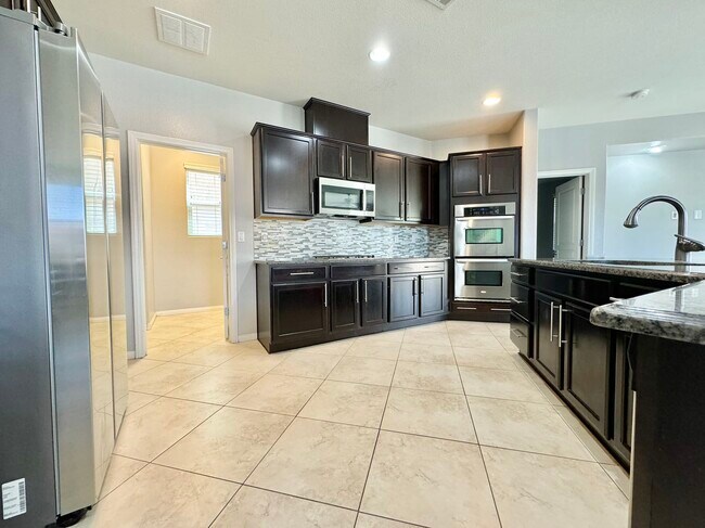 Building Photo - 10544 Pembroke Bay St