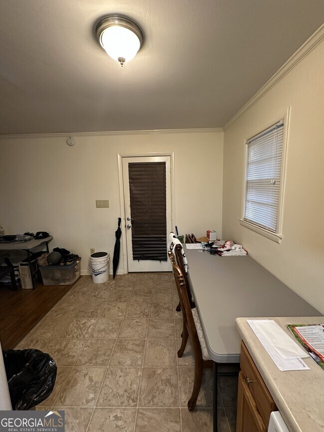 Building Photo - 105 Cedar Dr