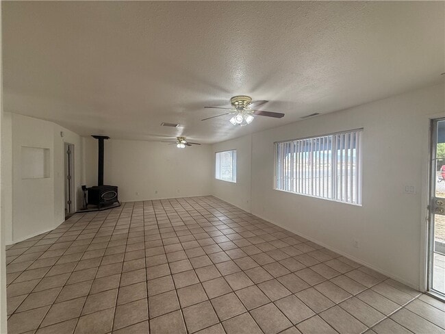 Building Photo - 1943 Pico St