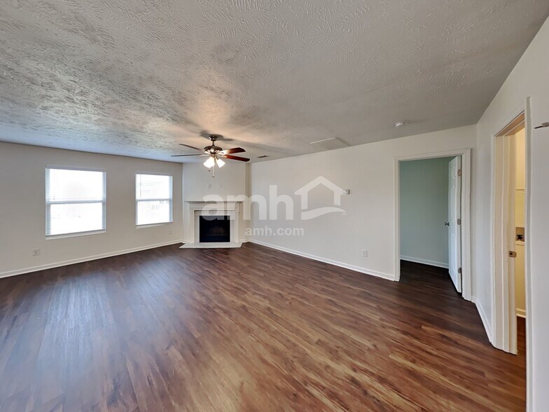 Building Photo - 1015 Patmore Ln