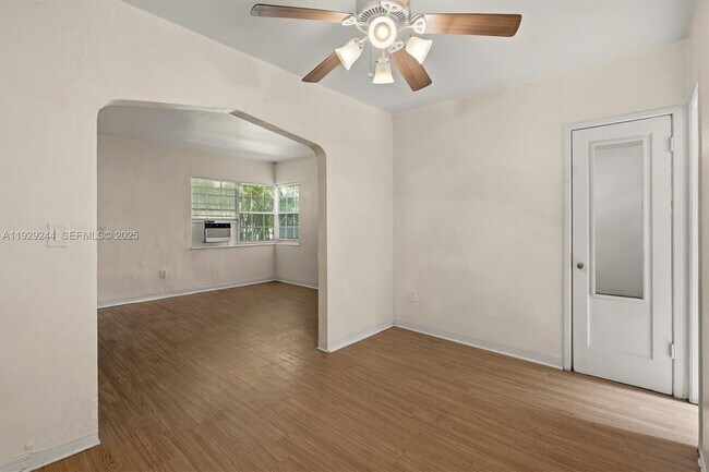 Building Photo - 4410 NE 2nd Ave