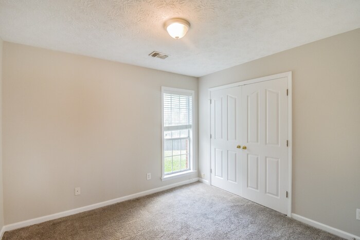 Building Photo - 111 Cattail Curve
