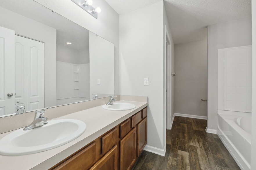 Building Photo - 418 Ashby Landing Way