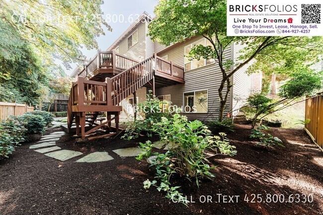 Building Photo - Elegant Lakeside Living Awaits in Issaquah...