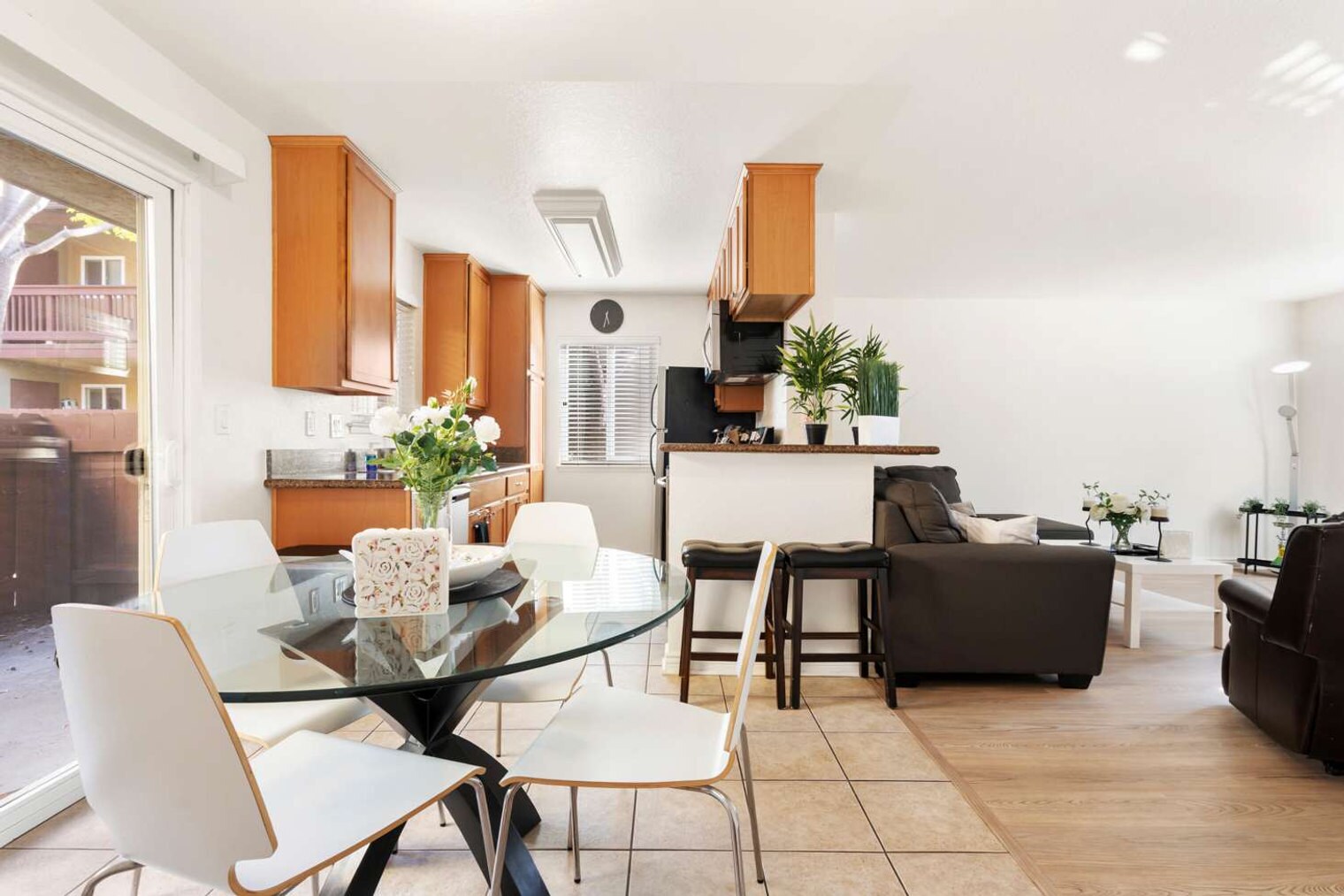 Building Photo - 1000 Estes St