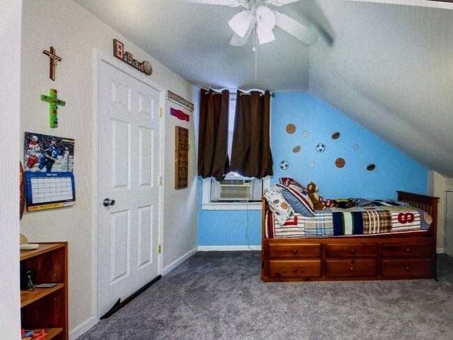 Building Photo - 4424 Dewey Ave