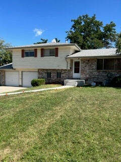 Building Photo - "Charming 3-Bedroom Centennial Home with 3 Full Baths and Spacious Layout!"